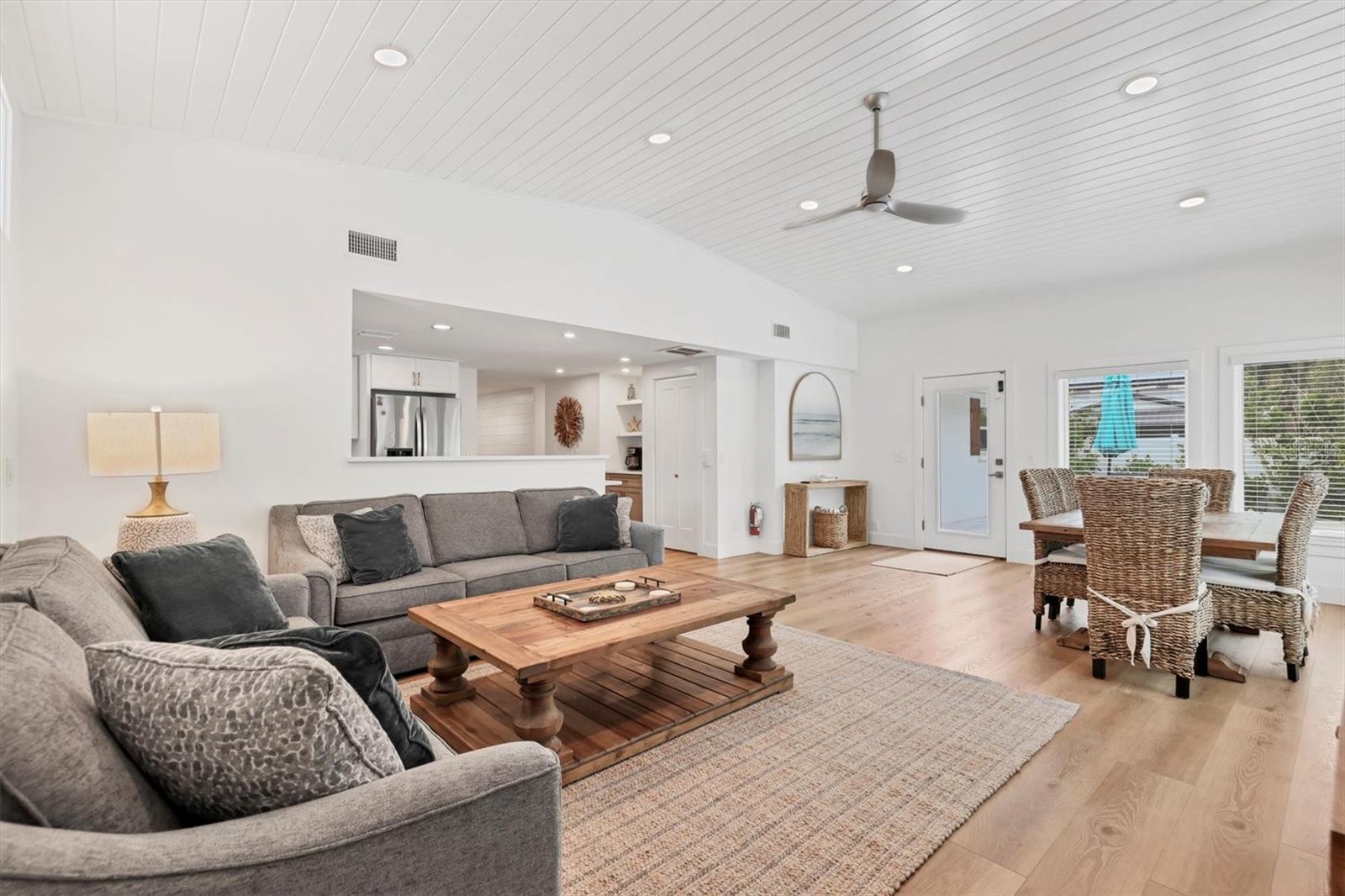 LUANA ISLES - Residential