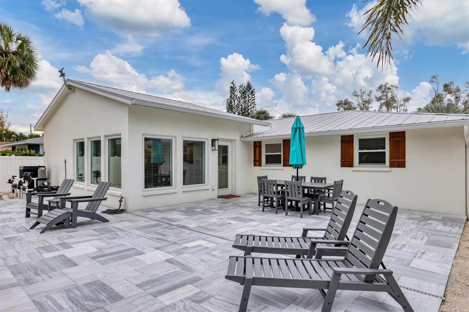 LUANA ISLES - Residential