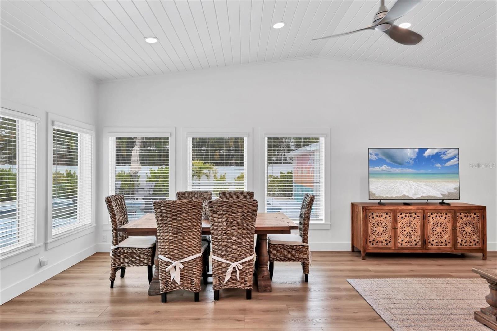 LUANA ISLES - Residential