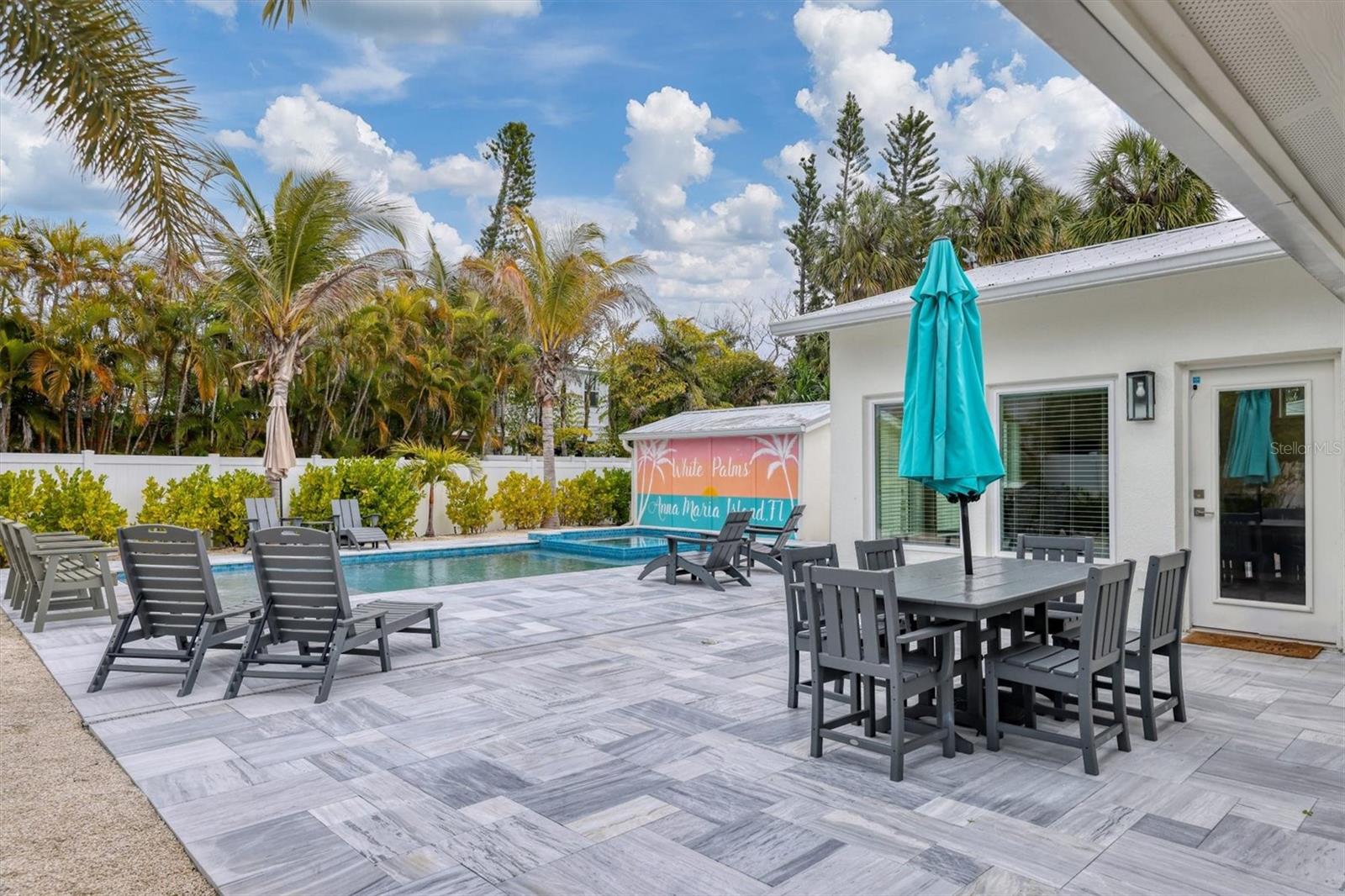 LUANA ISLES - Residential