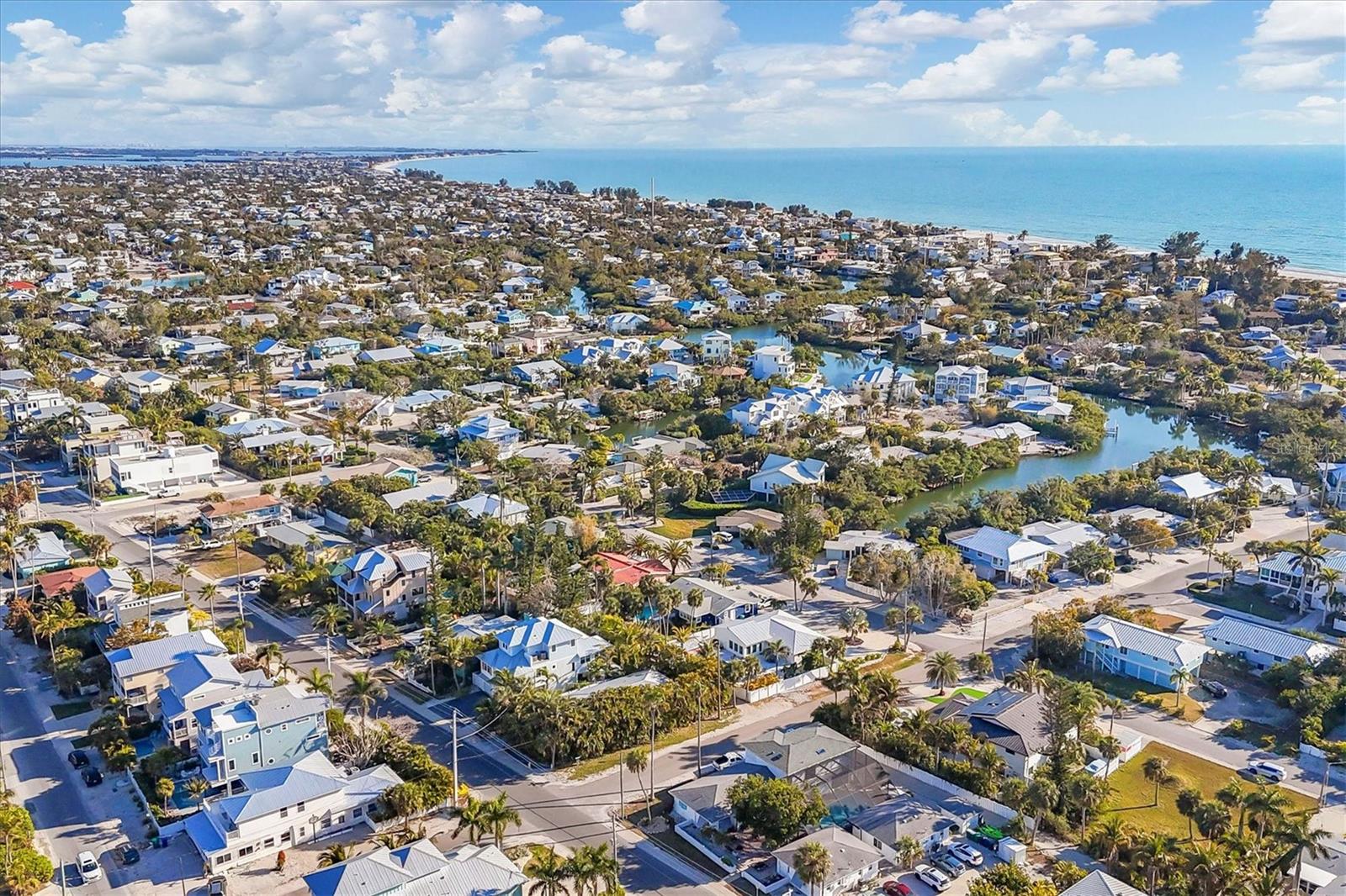 LUANA ISLES - Residential