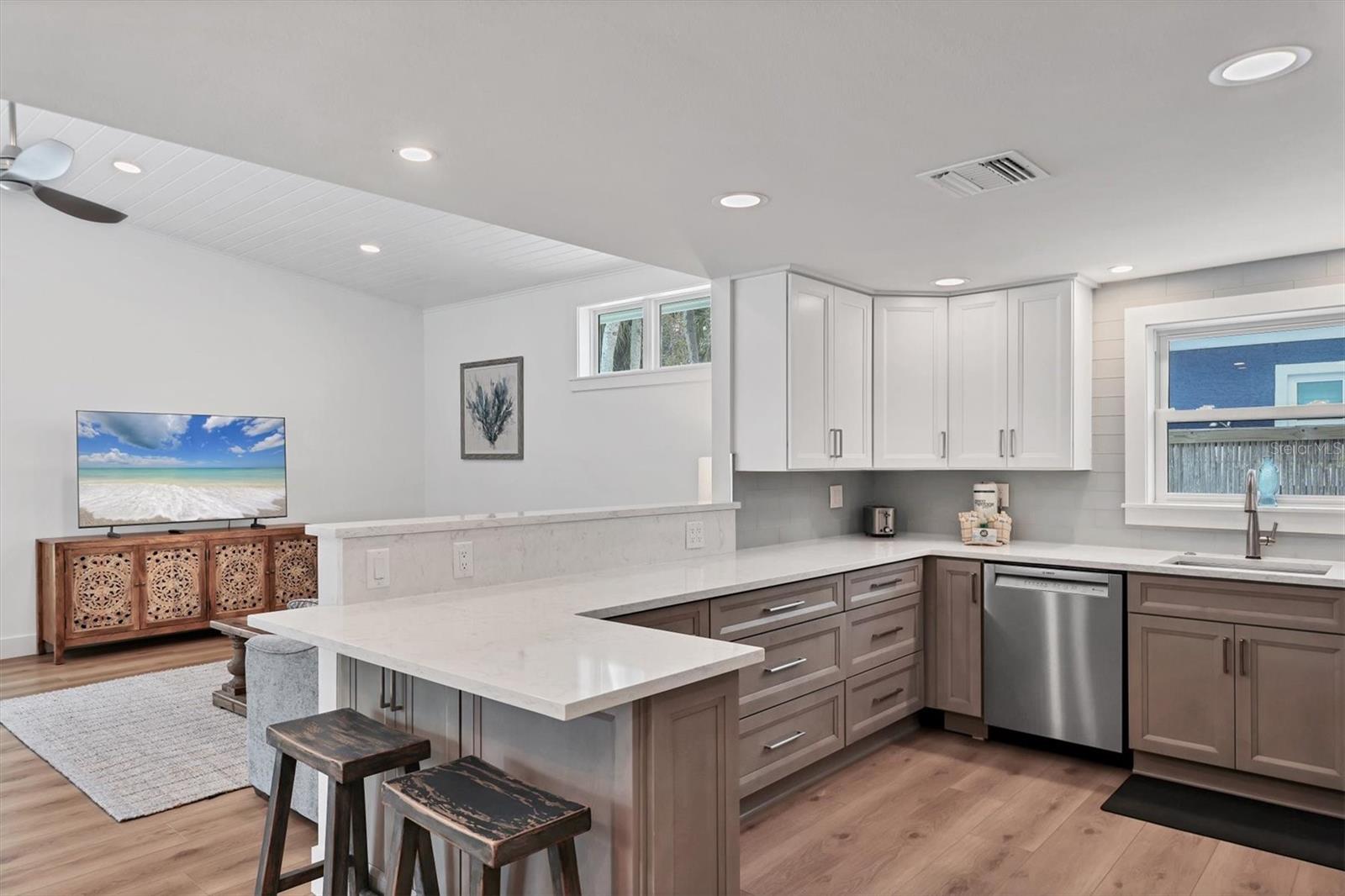 LUANA ISLES - Residential