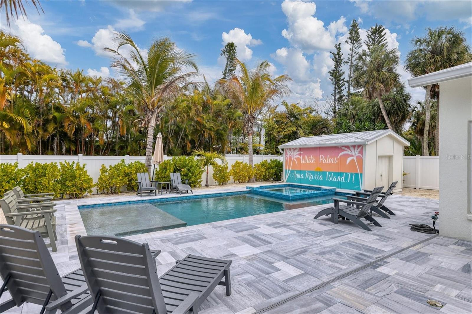 LUANA ISLES - Residential