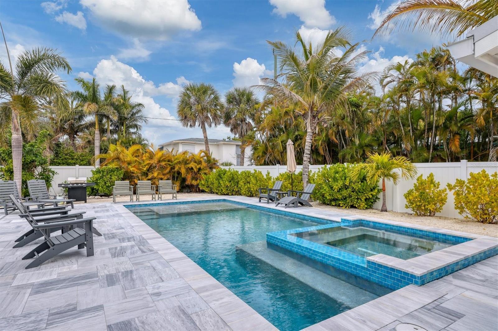 LUANA ISLES - Residential