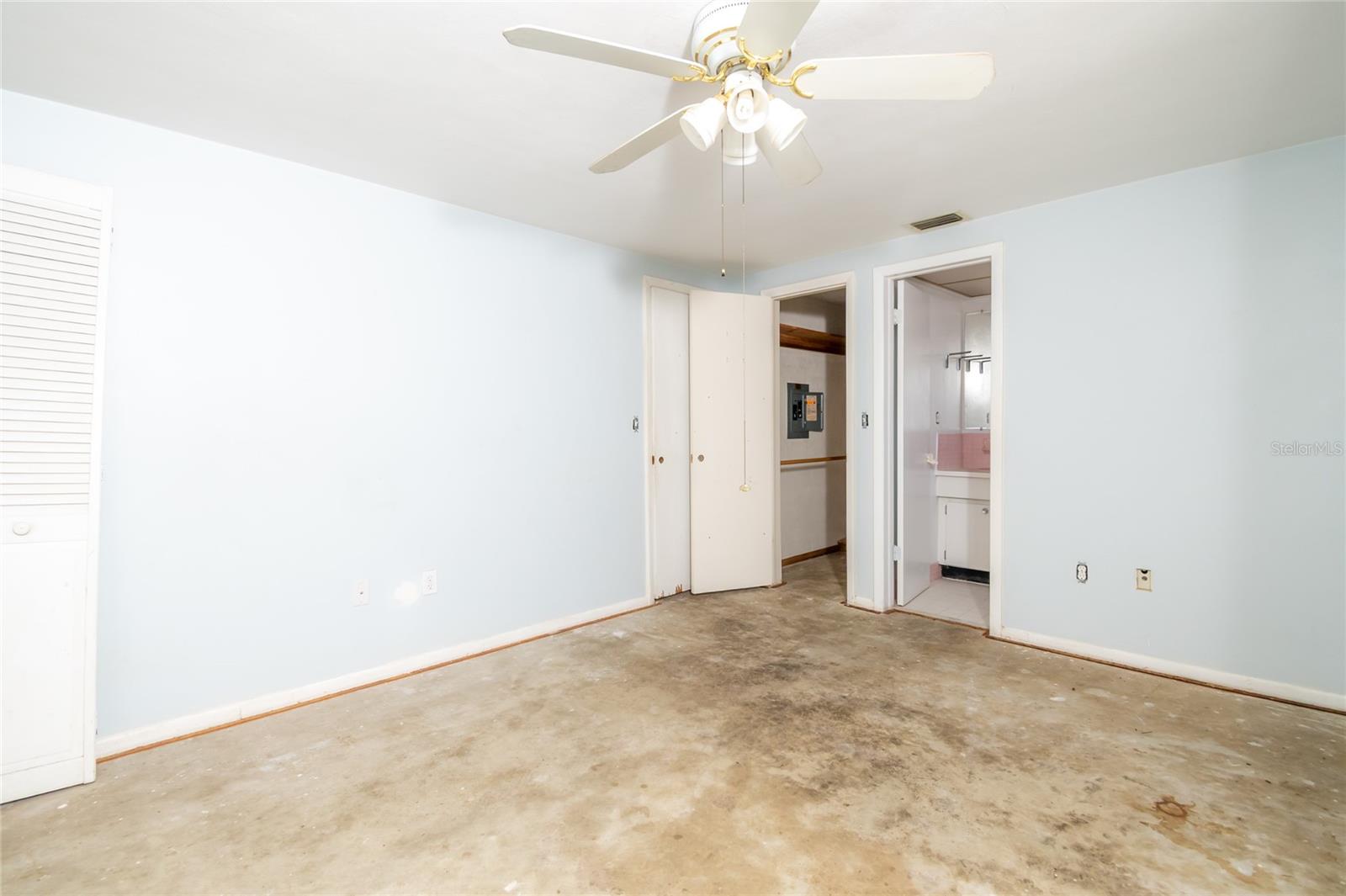 GARDENS OF BEACON SQUARE CONDO - Residential