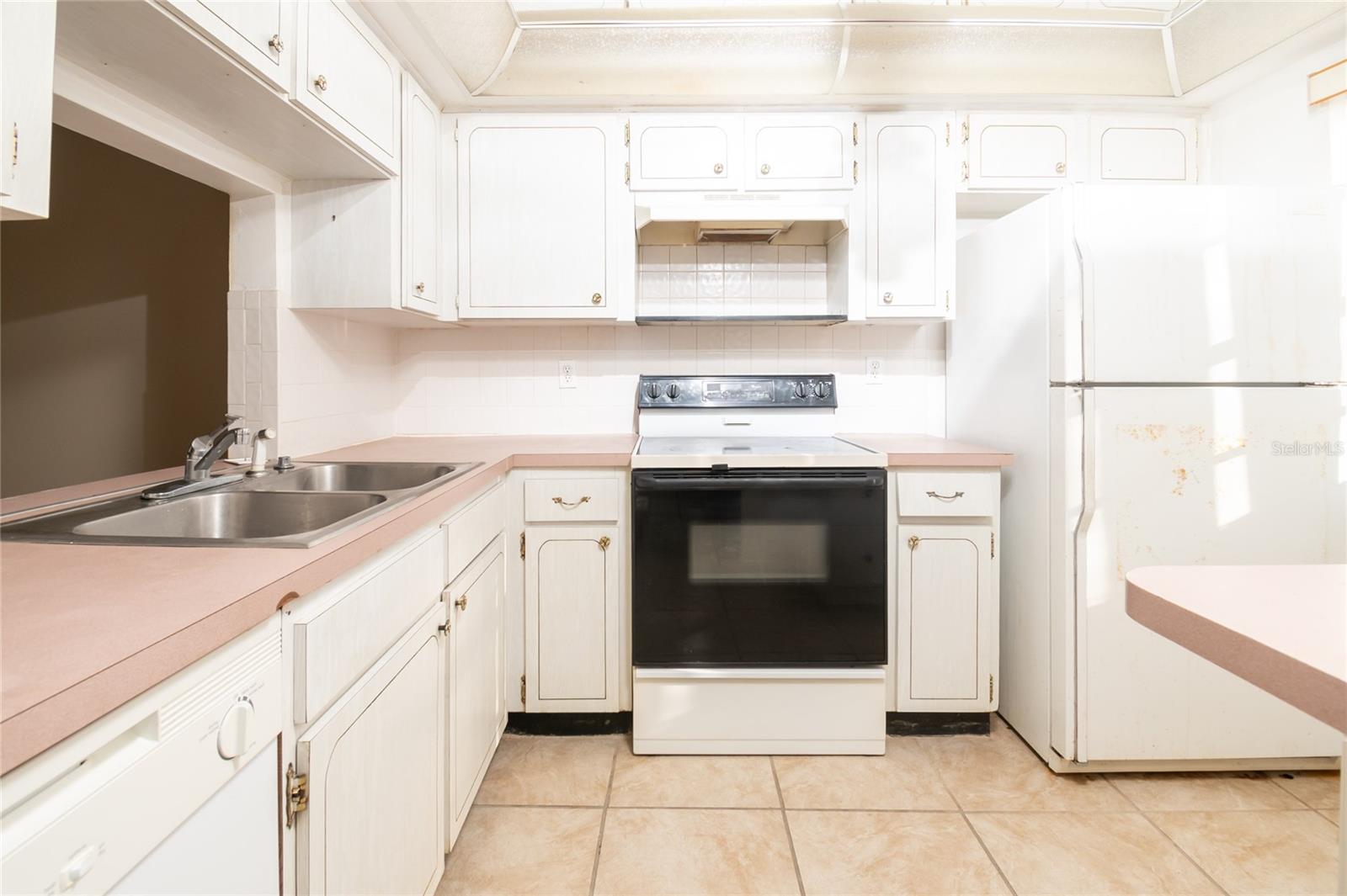 GARDENS OF BEACON SQUARE CONDO - Residential