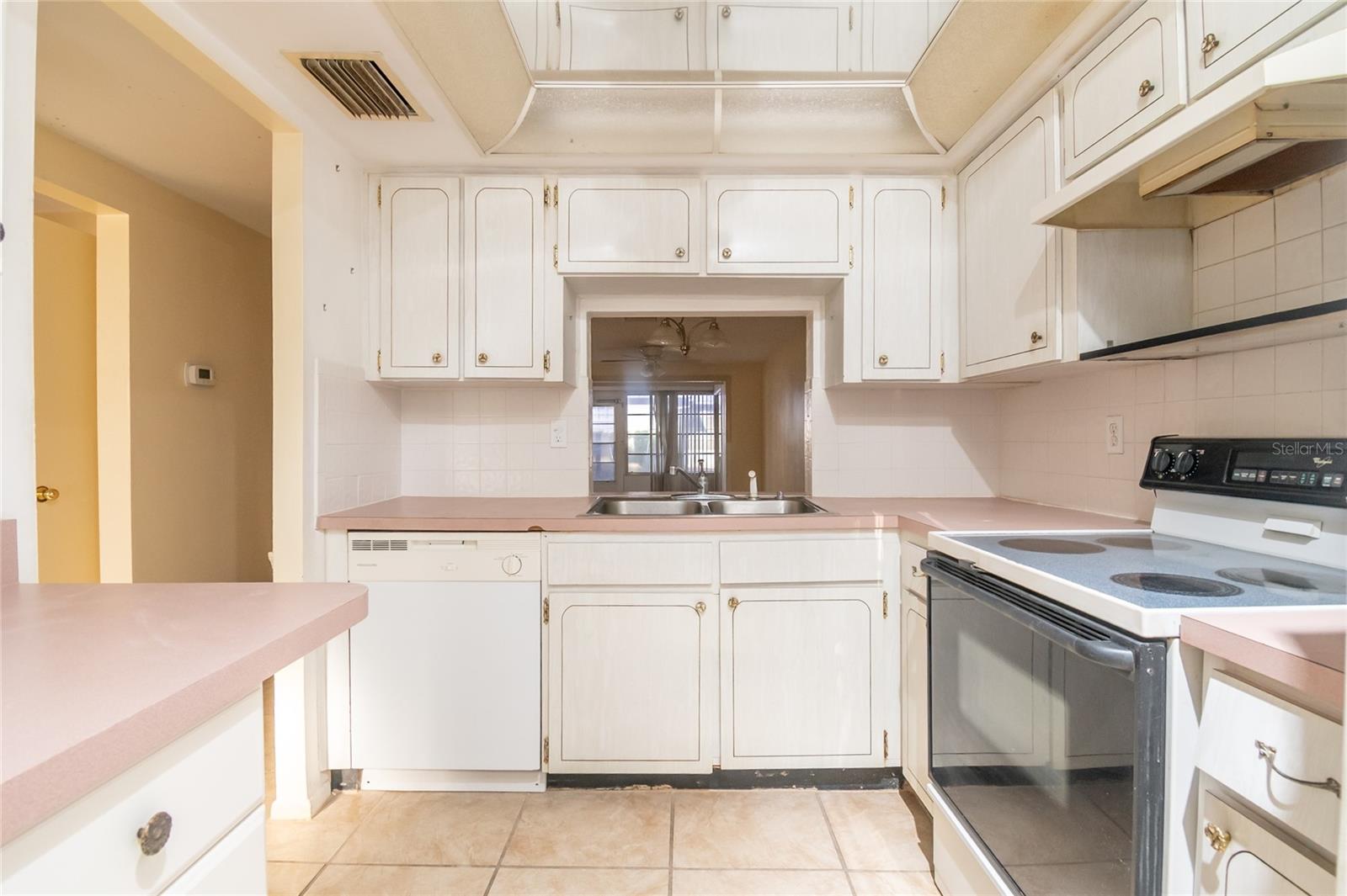 GARDENS OF BEACON SQUARE CONDO - Residential