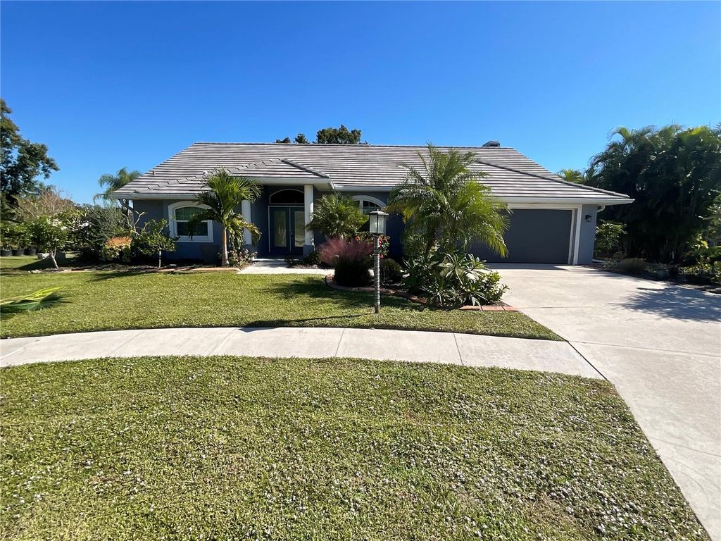 Photo of 1088 Hoover Circle, Nokomis, FL 34275 (MLS # A4670709)
