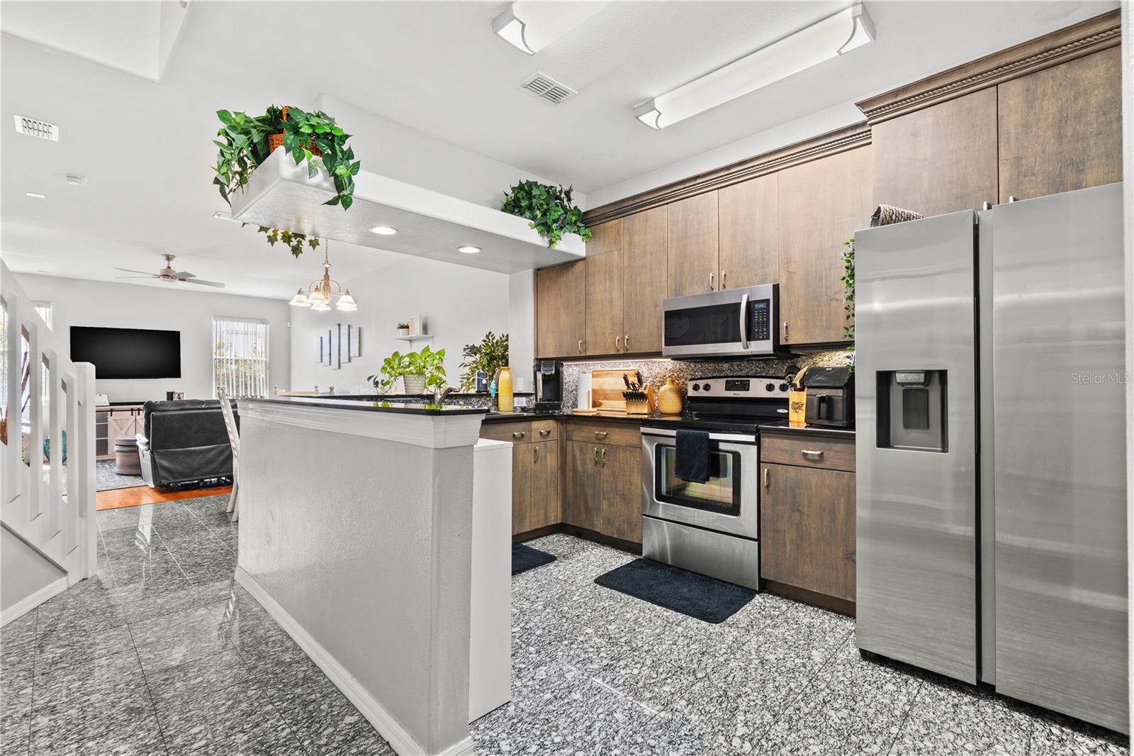 WILLOW LAKE - Residential