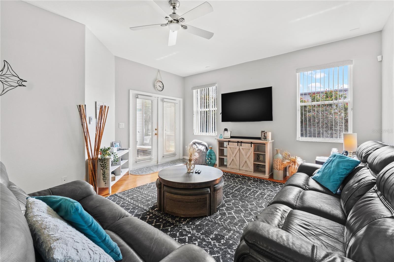 WILLOW LAKE - Residential