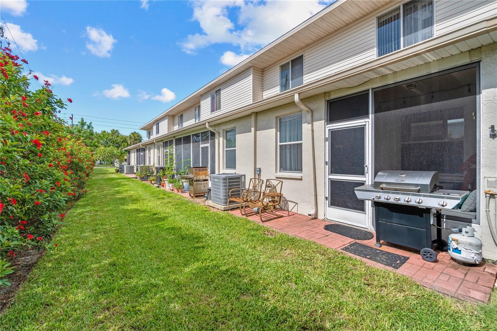 WILLOW LAKE - Residential