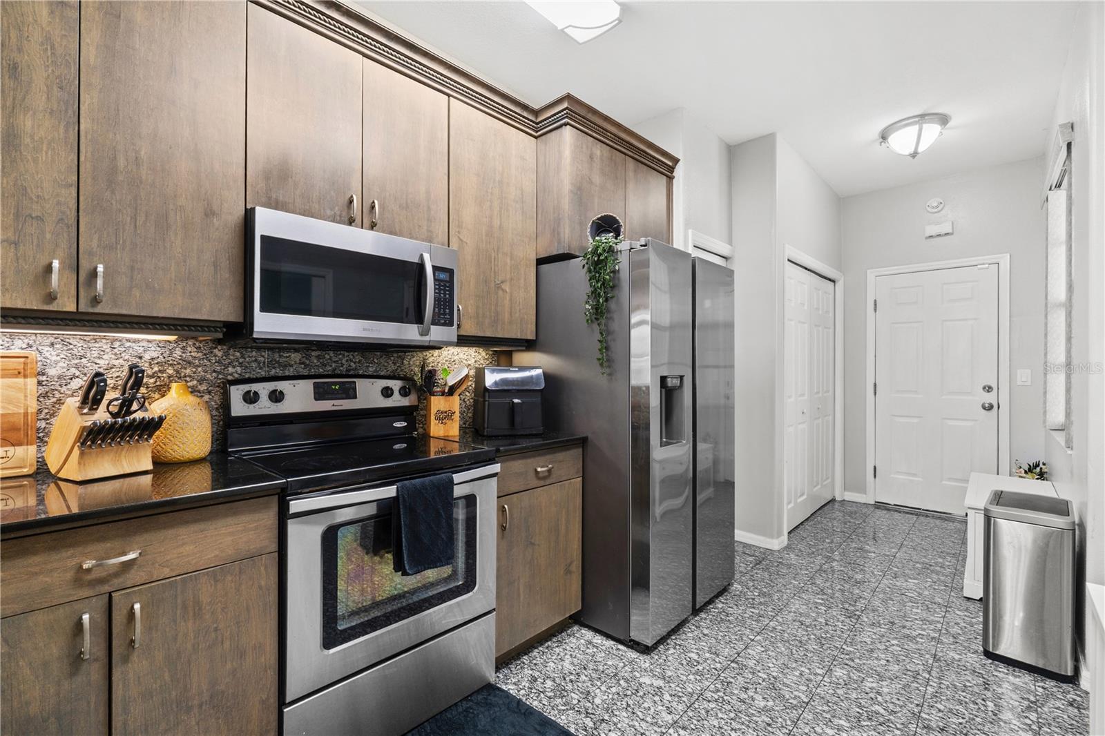 WILLOW LAKE - Residential