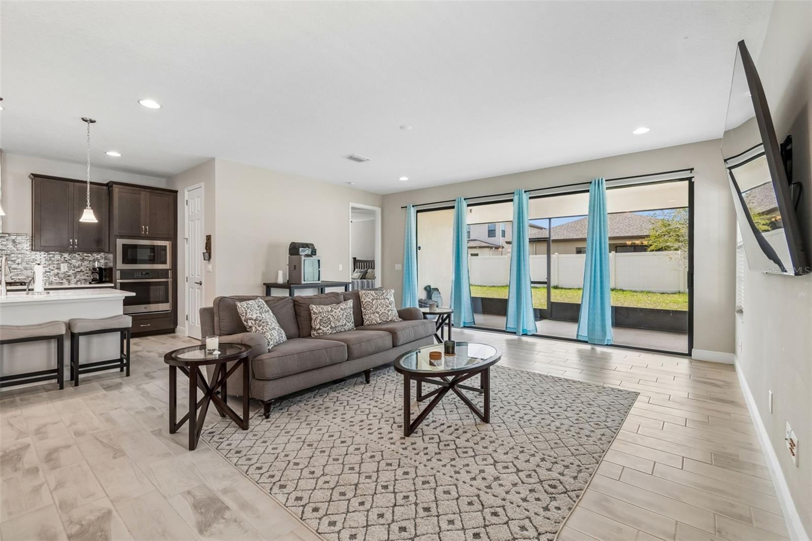 B & D HAWKSTONE PH 1 - Residential