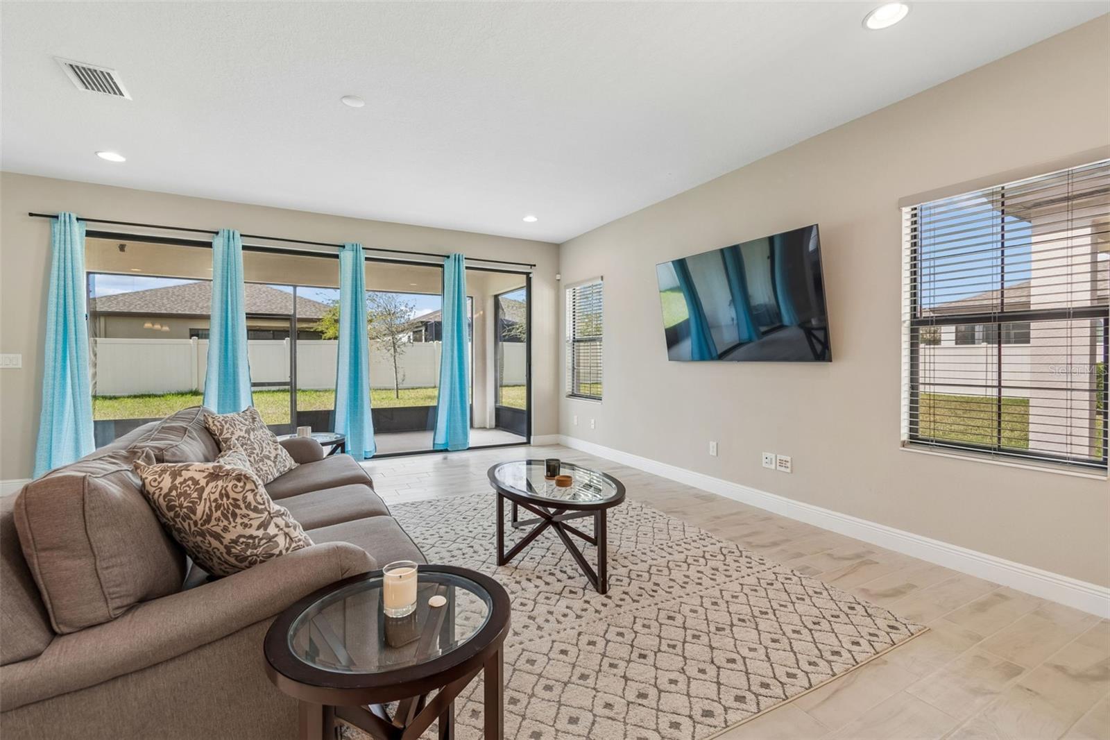 B & D HAWKSTONE PH 1 - Residential