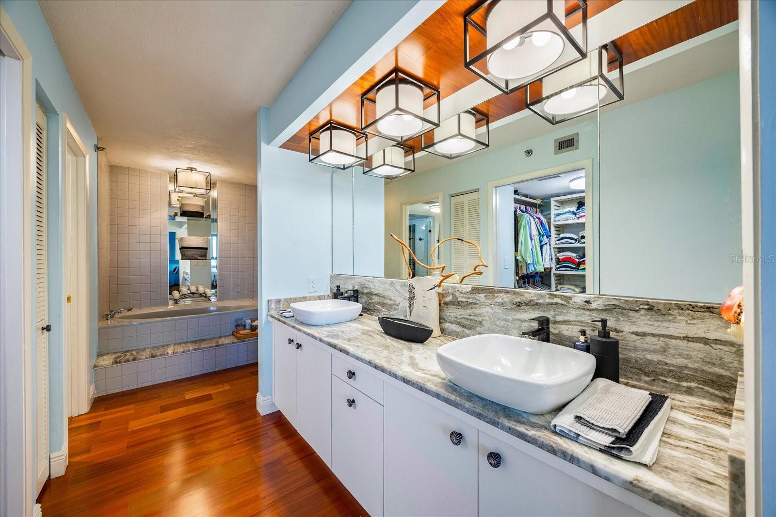 DANS ISLAND ON SAND KEY CONDO - Residential