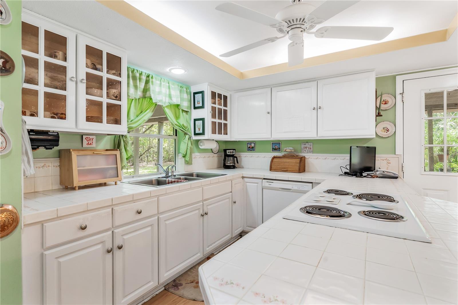 SUNSET GROVES UNIT 01 - Residential