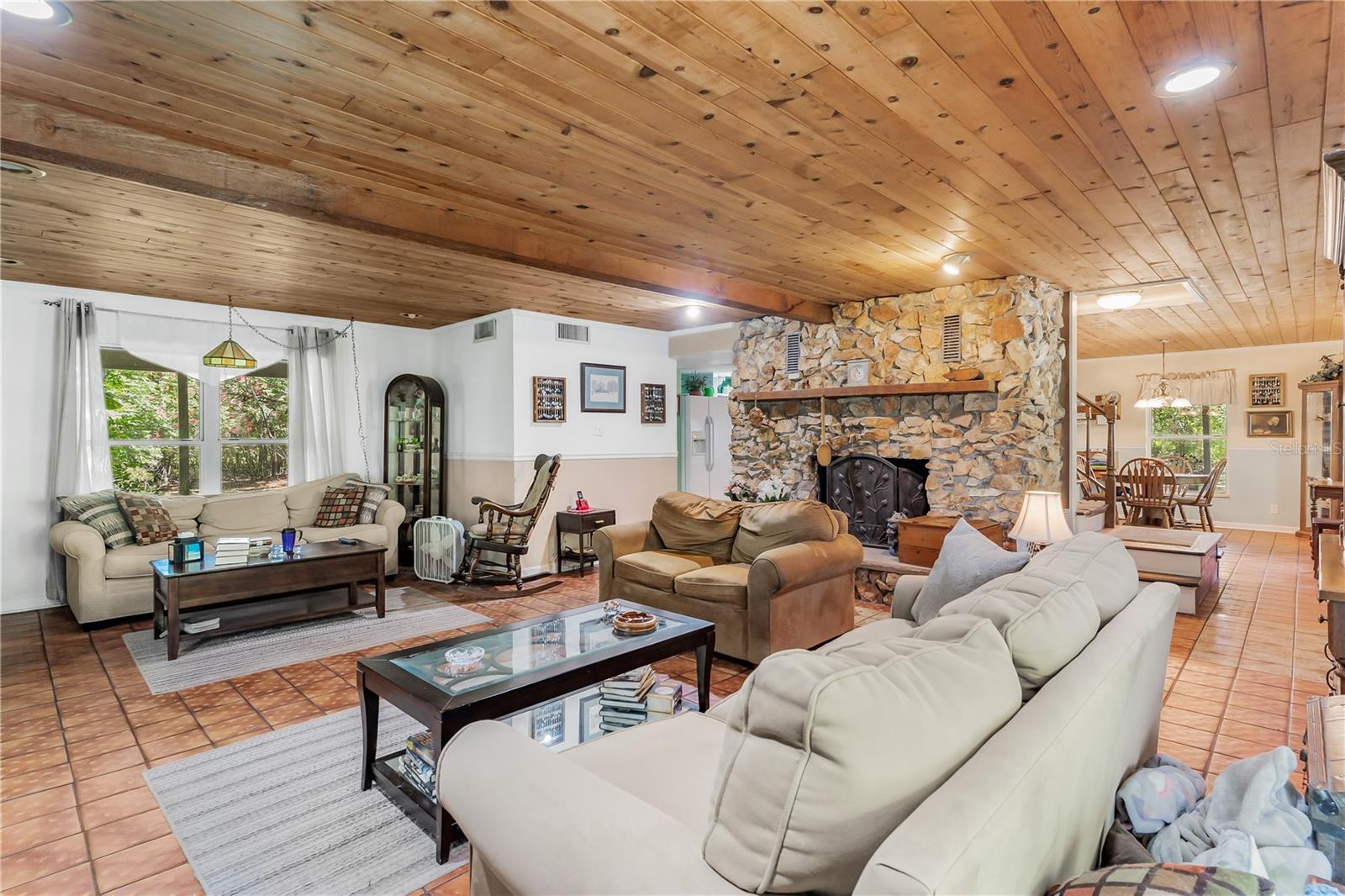 SUNSET GROVES UNIT 01 - Residential