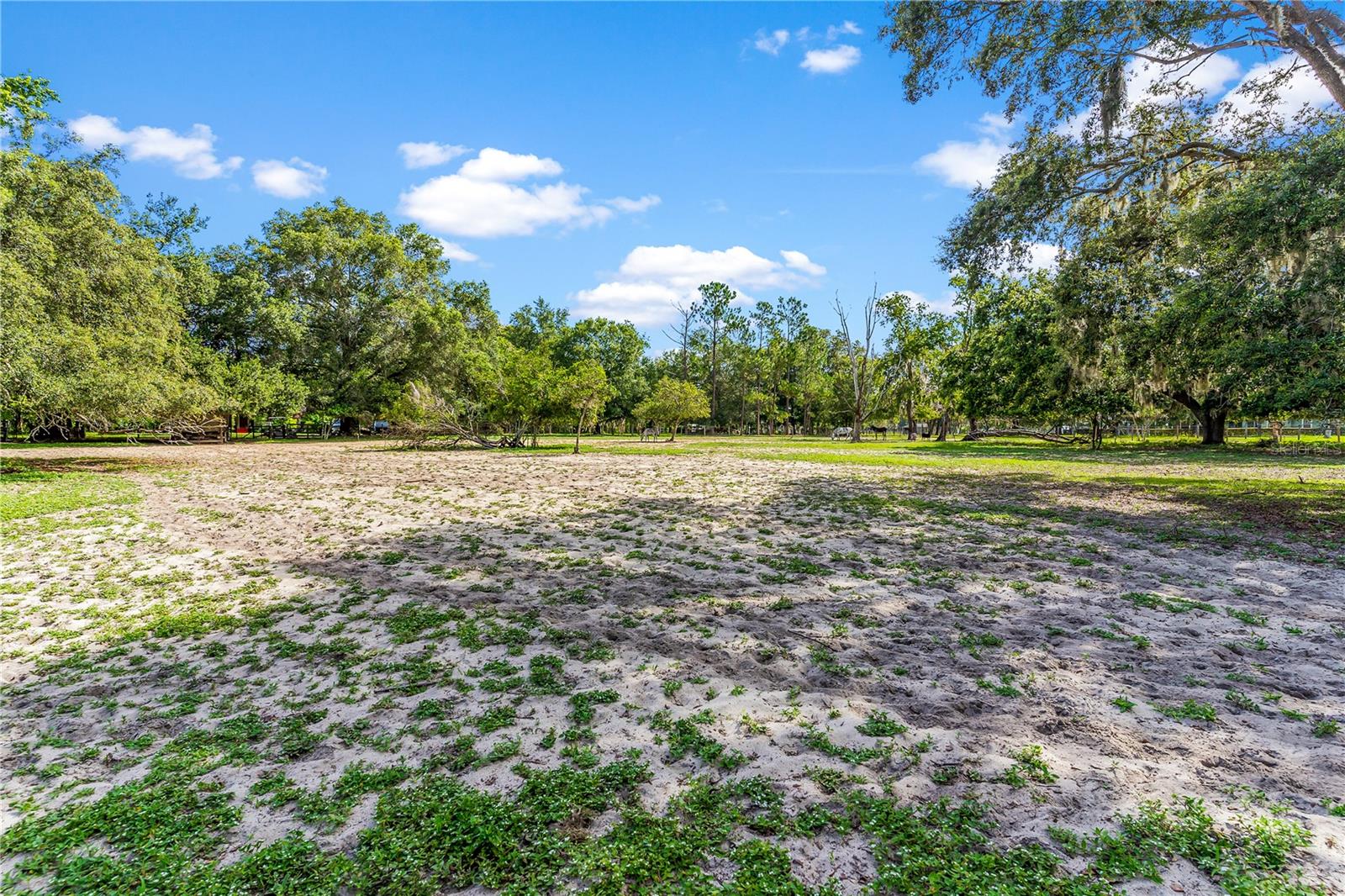 SUNSET GROVES UNIT 01 - Residential