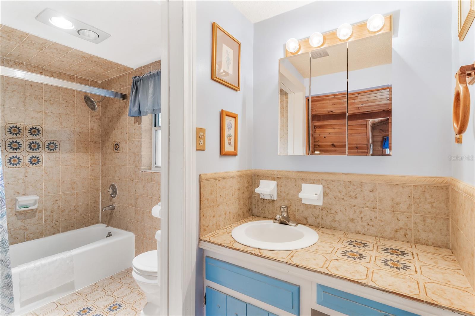 SUNSET GROVES UNIT 01 - Residential