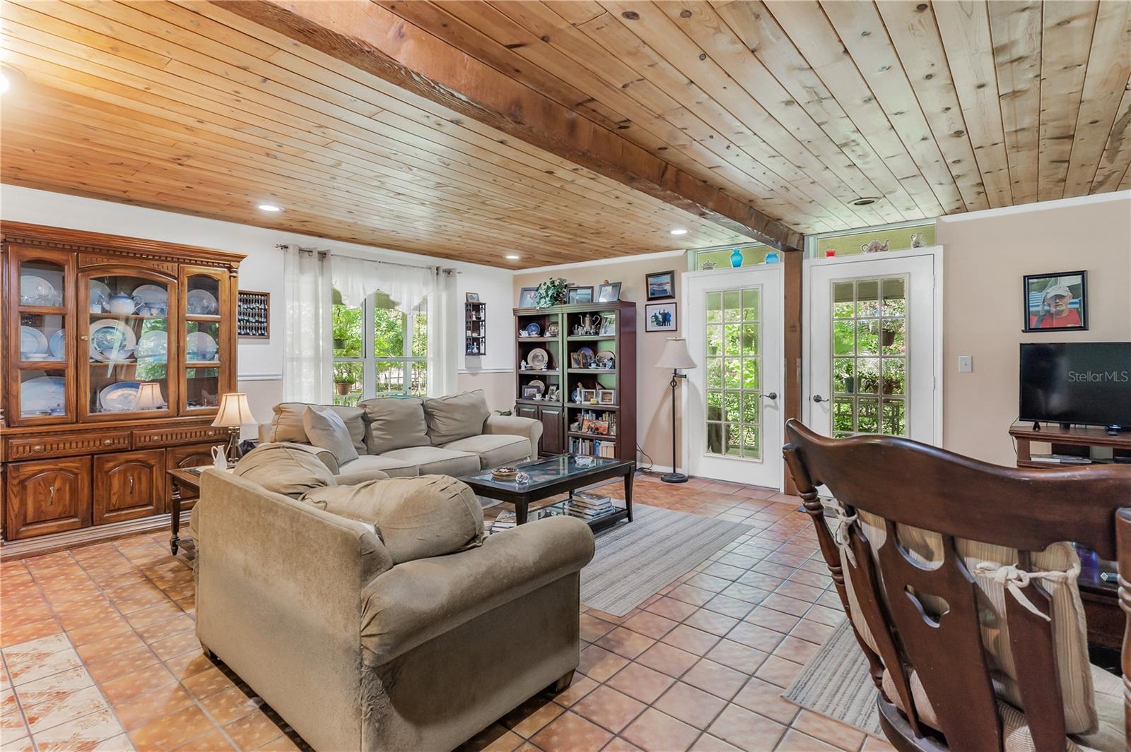 SUNSET GROVES UNIT 01 - Residential