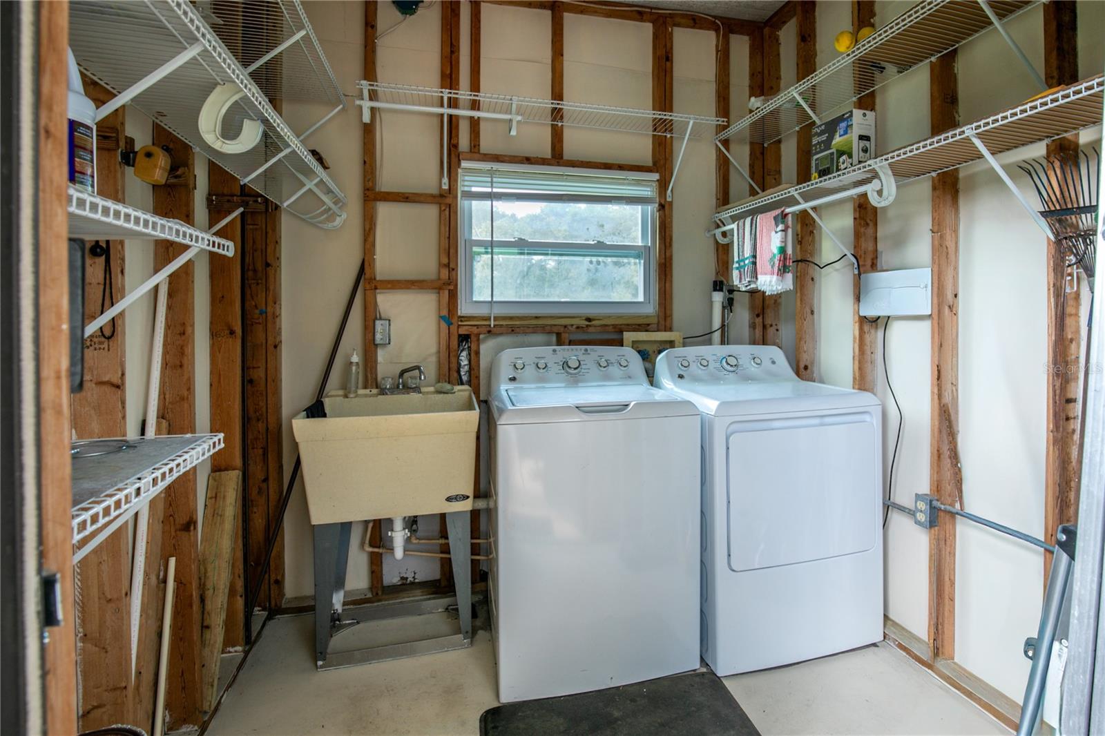 ZELLWOOD STATION - Residential