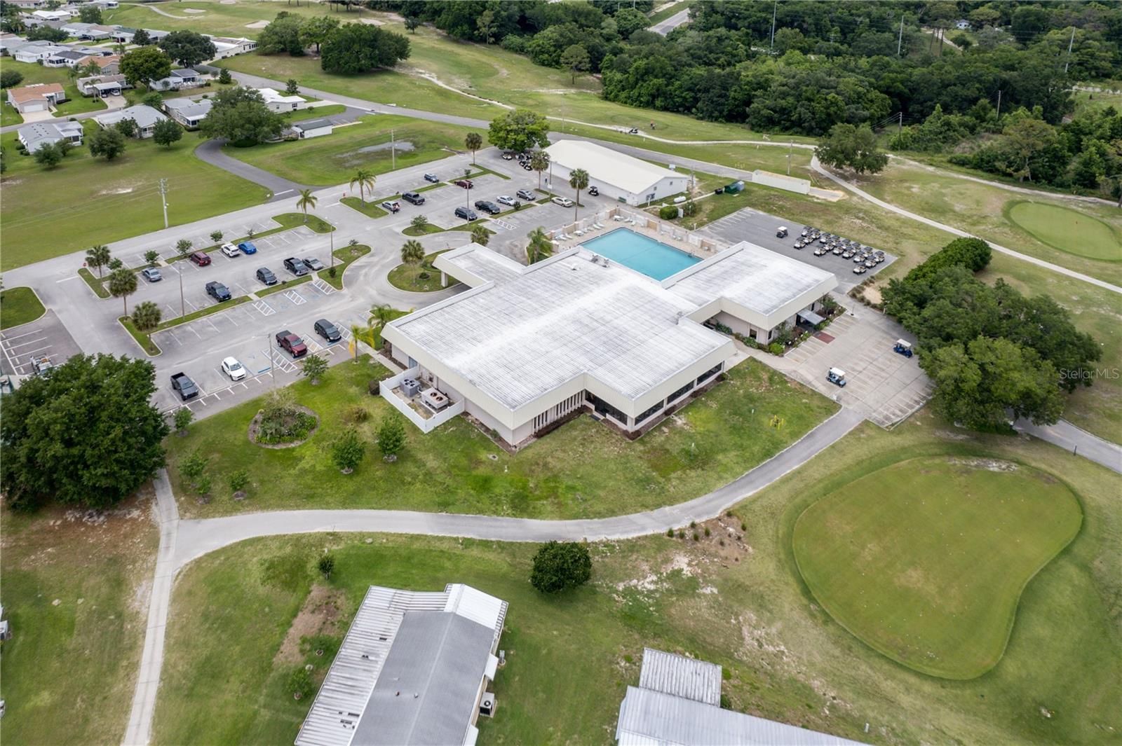 ZELLWOOD STATION - Residential