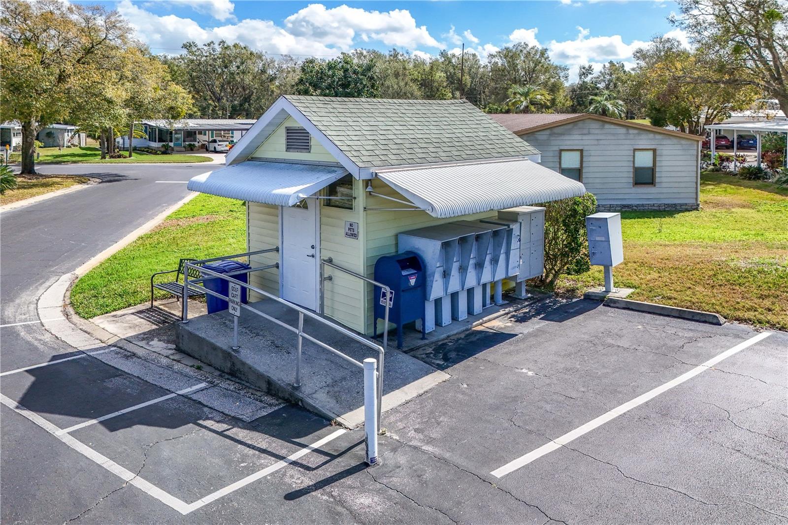 ZELLWOOD STATION - Residential