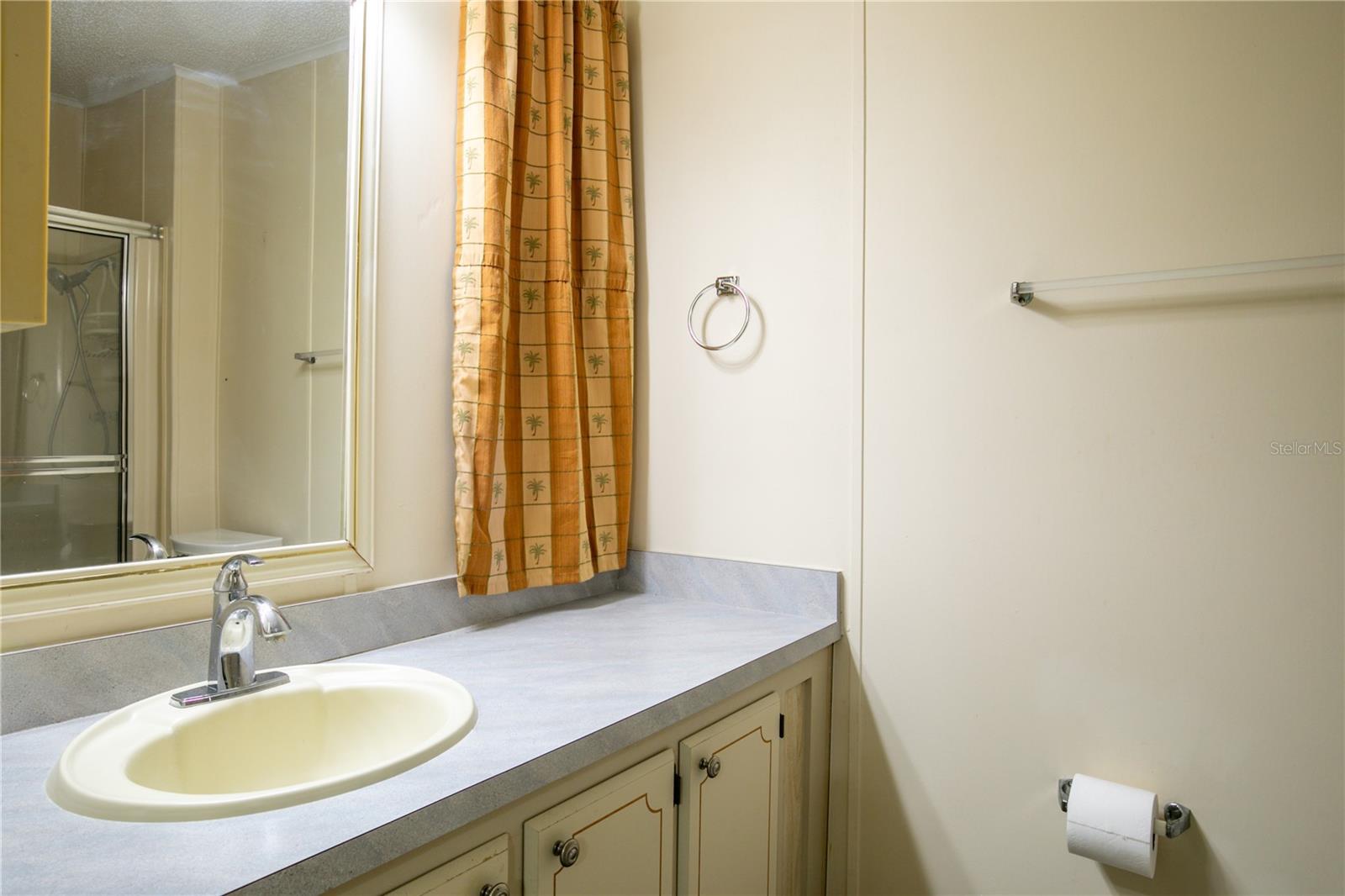 ZELLWOOD STATION - Residential