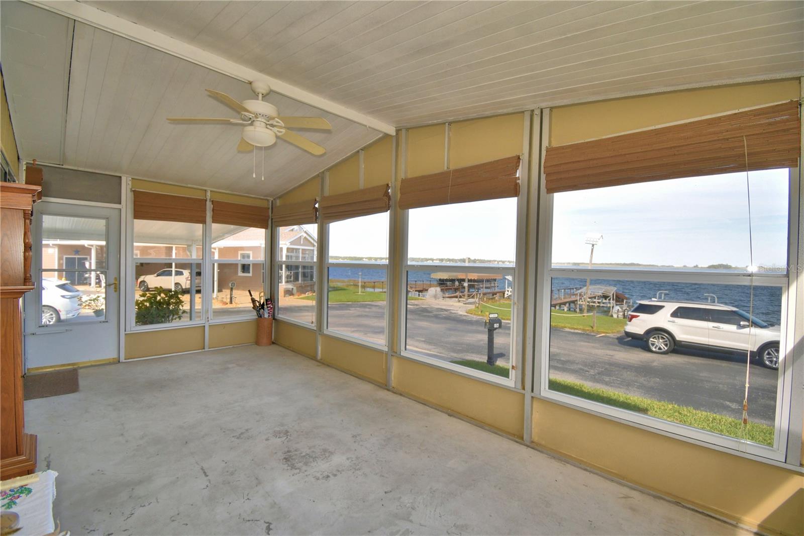 ARIANA SHORES MHP - Residential