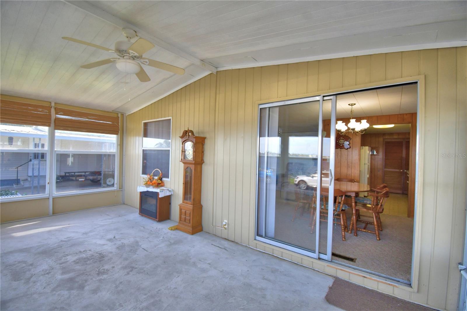 ARIANA SHORES MHP - Residential