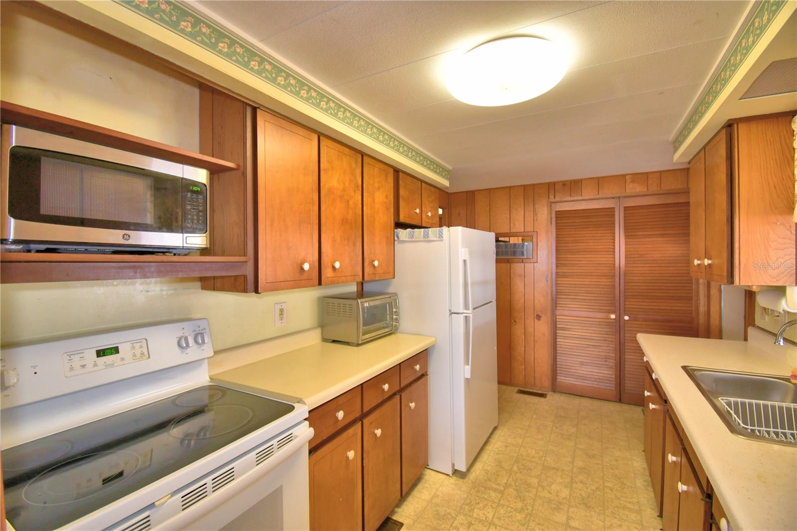 ARIANA SHORES MHP - Residential