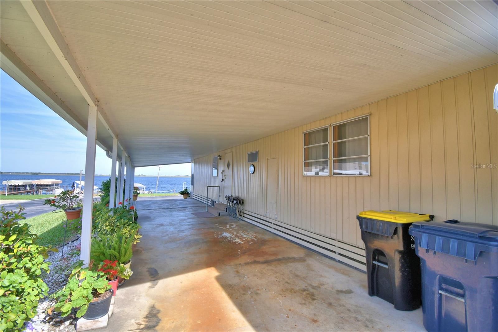 ARIANA SHORES MHP - Residential