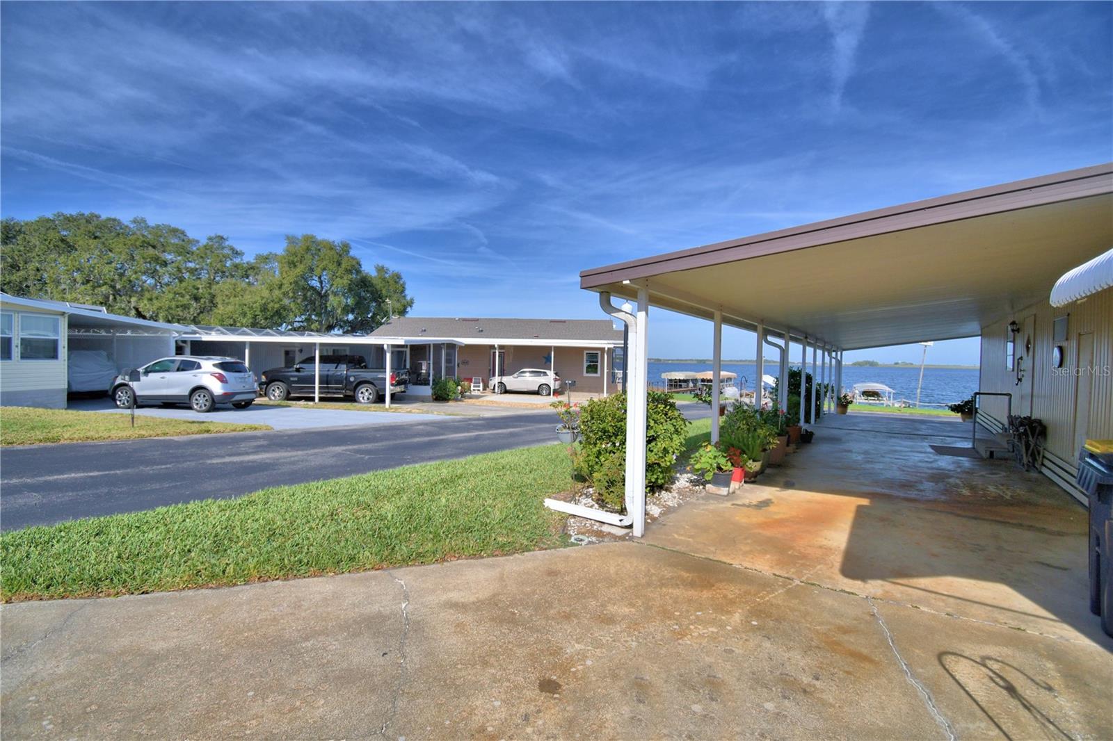 ARIANA SHORES MHP - Residential