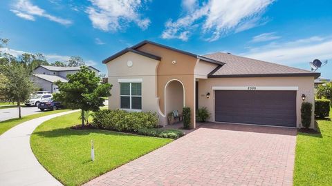 Photo of 2009 Napoli Drive, Saint Cloud, FL 34771 (MLS # S5144337)