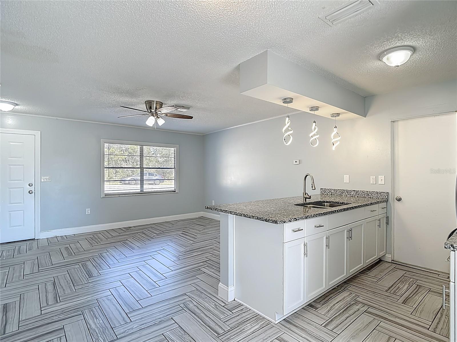 SPRING HILL - Residential