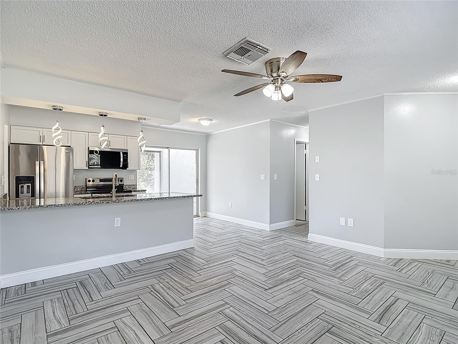 SPRING HILL - Residential