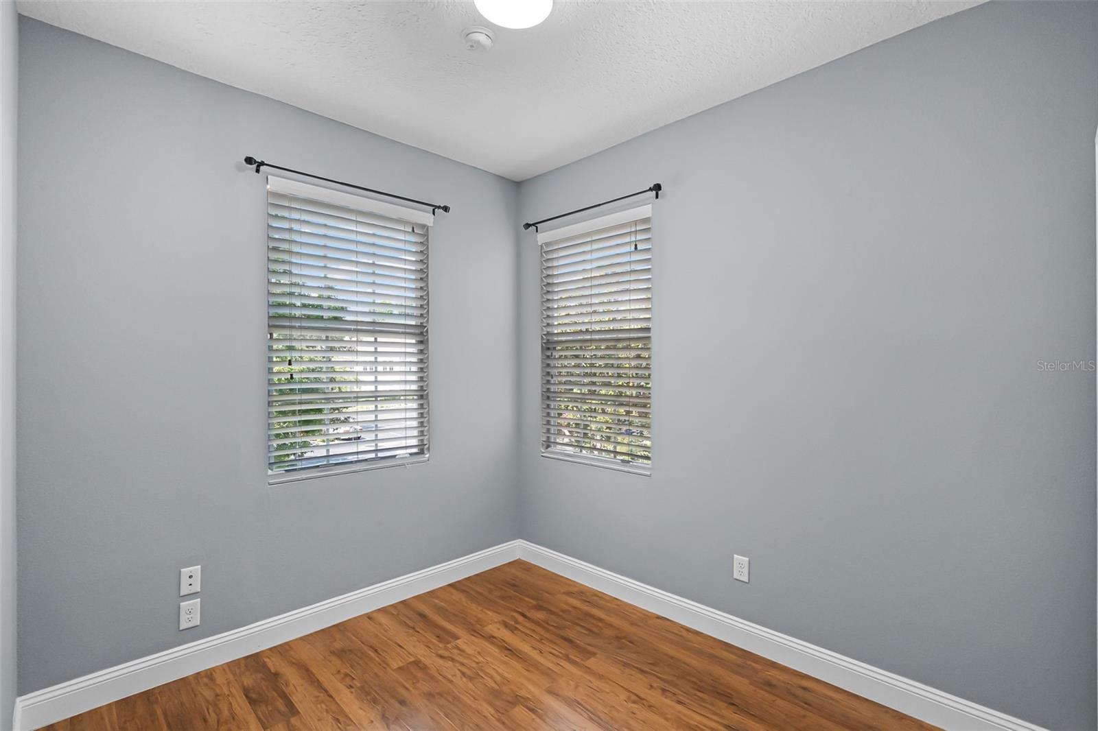 MEETING HOUSE GREEN REP 06 - Residential