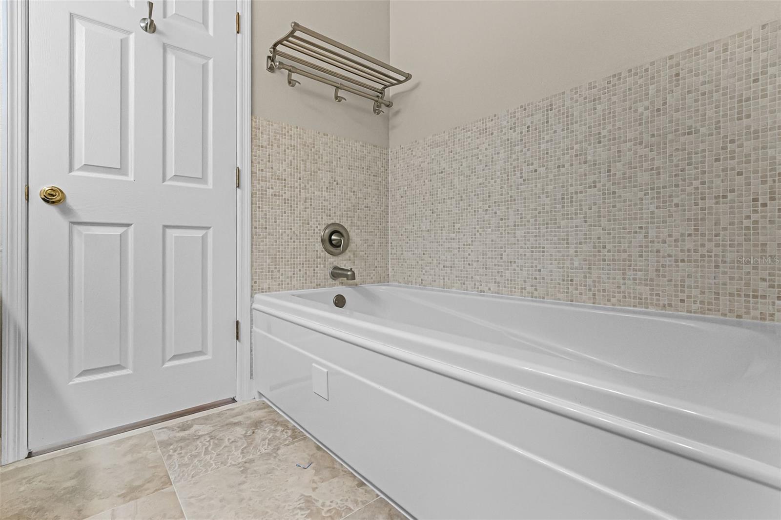 MEETING HOUSE GREEN REP 06 - Residential