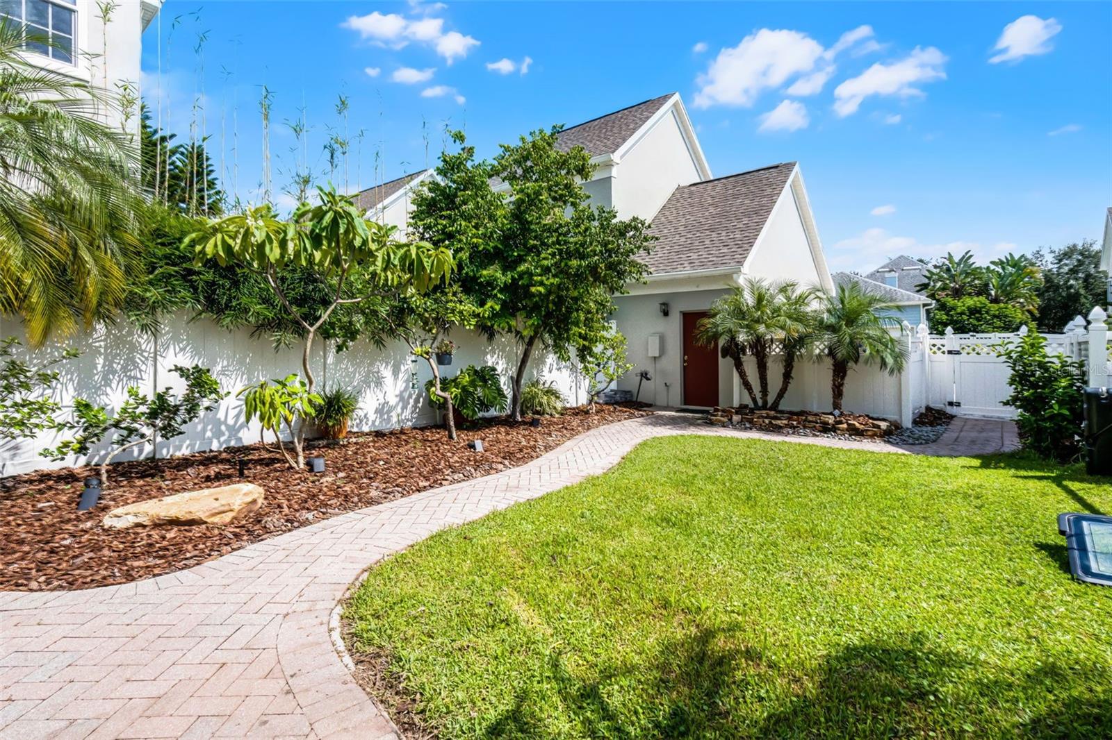 MEETING HOUSE GREEN REP 06 - Residential