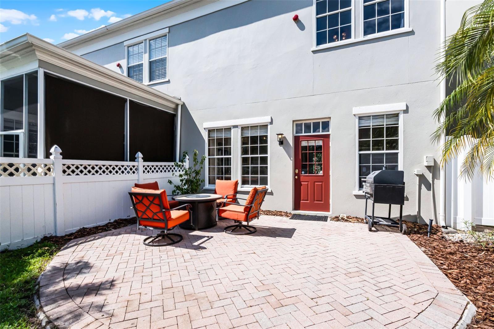 MEETING HOUSE GREEN REP 06 - Residential