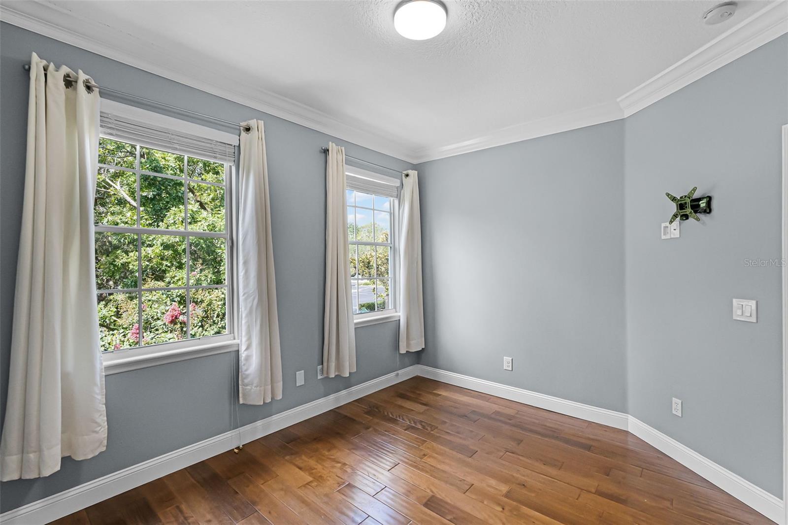 MEETING HOUSE GREEN REP 06 - Residential