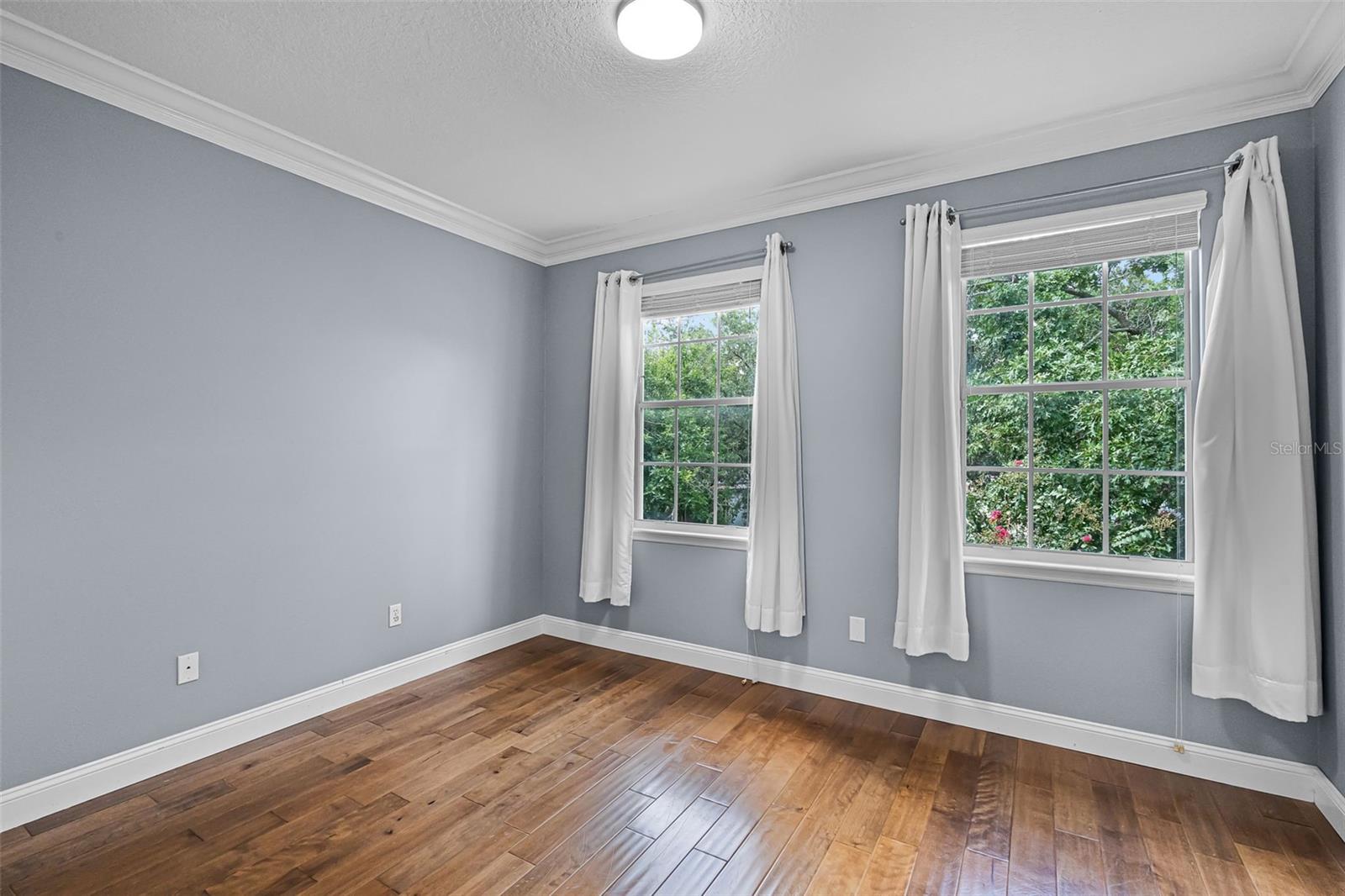 MEETING HOUSE GREEN REP 06 - Residential