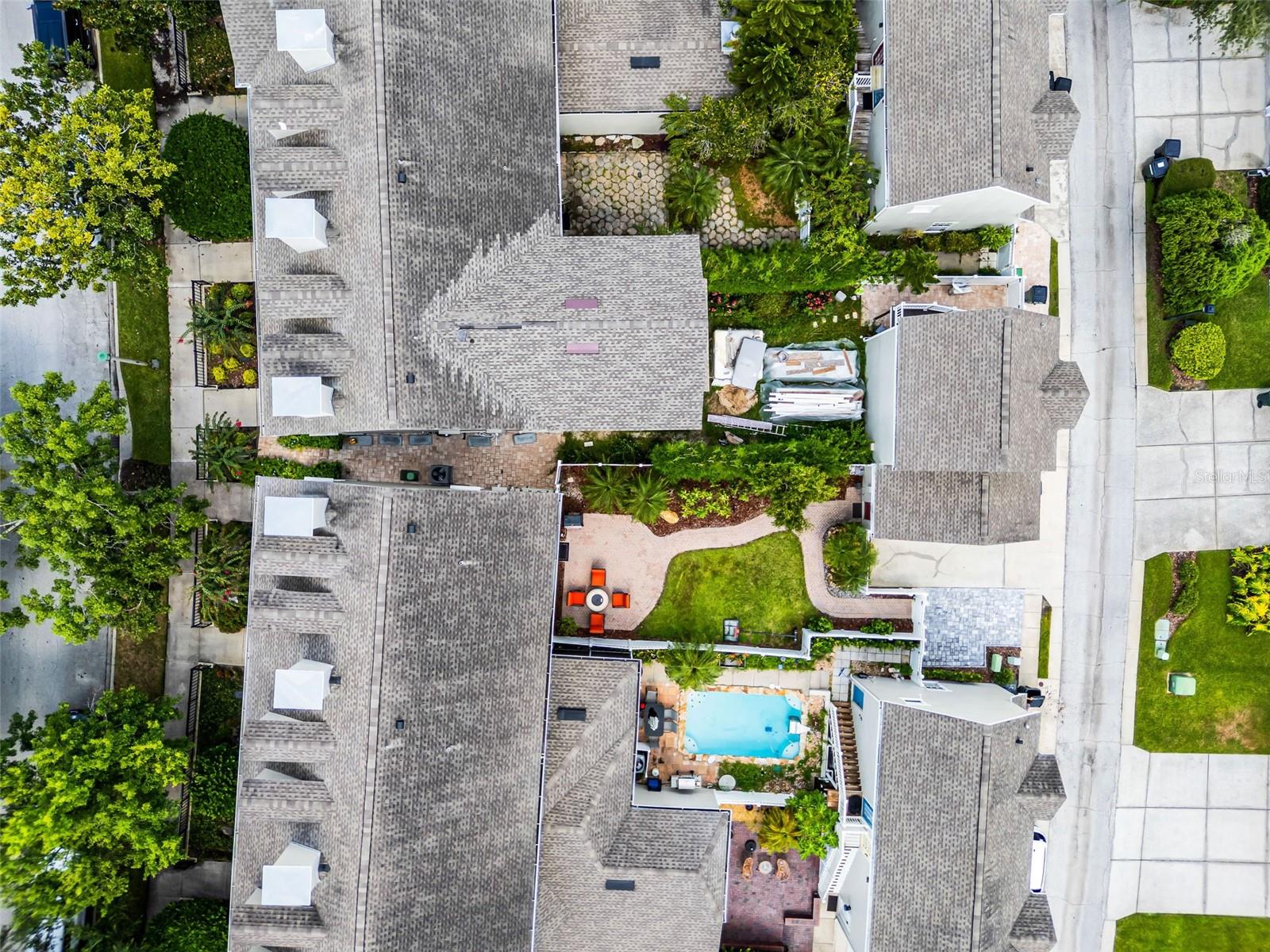 MEETING HOUSE GREEN REP 06 - Residential