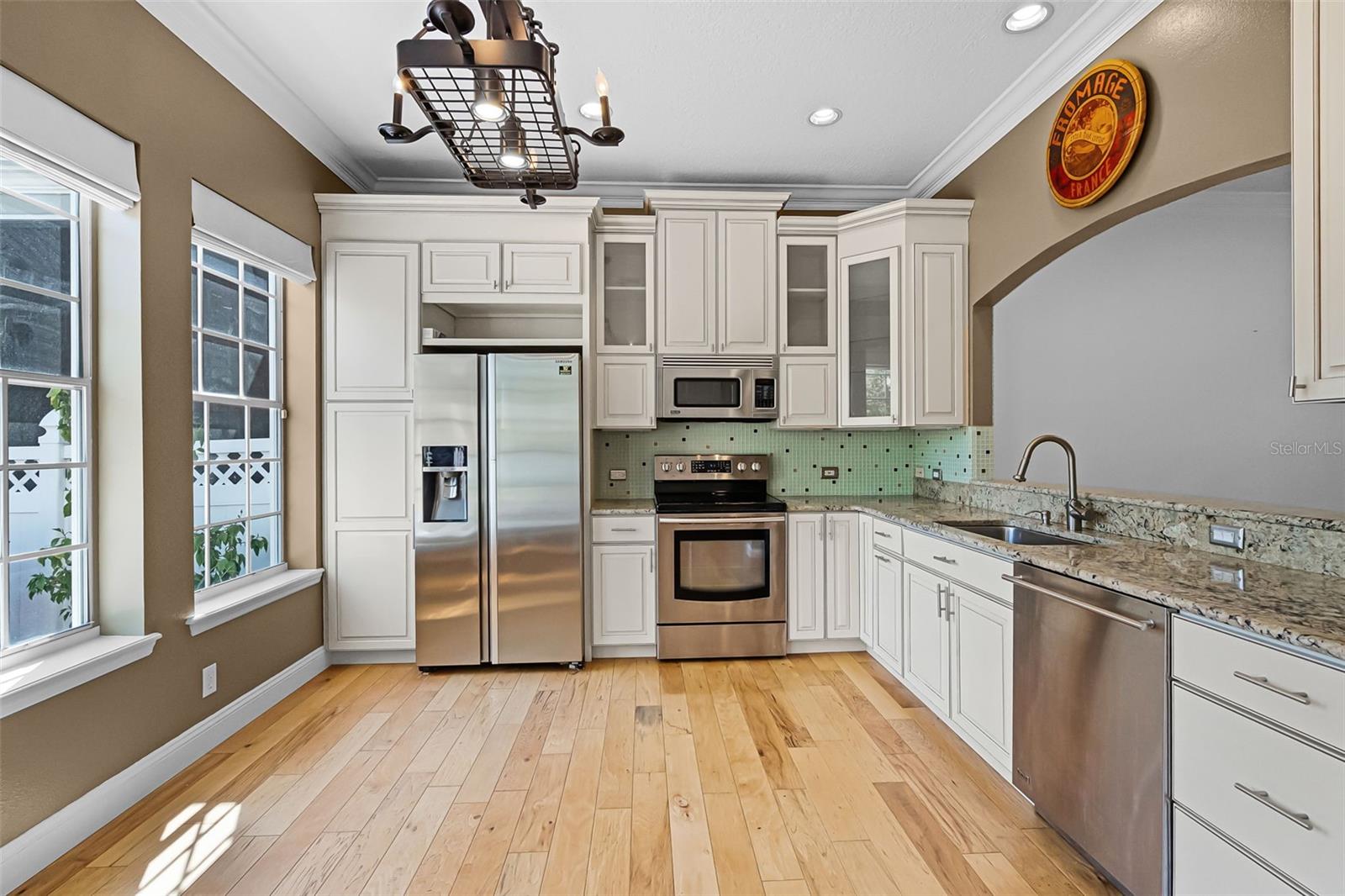 MEETING HOUSE GREEN REP 06 - Residential