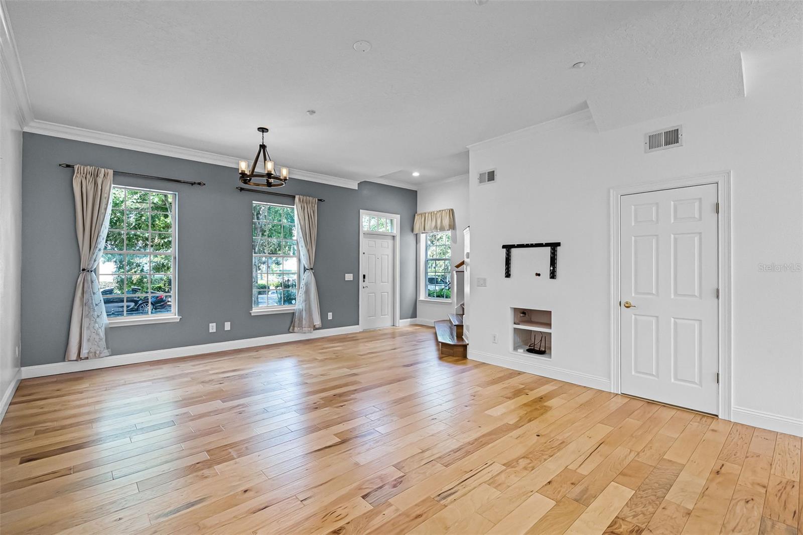 MEETING HOUSE GREEN REP 06 - Residential