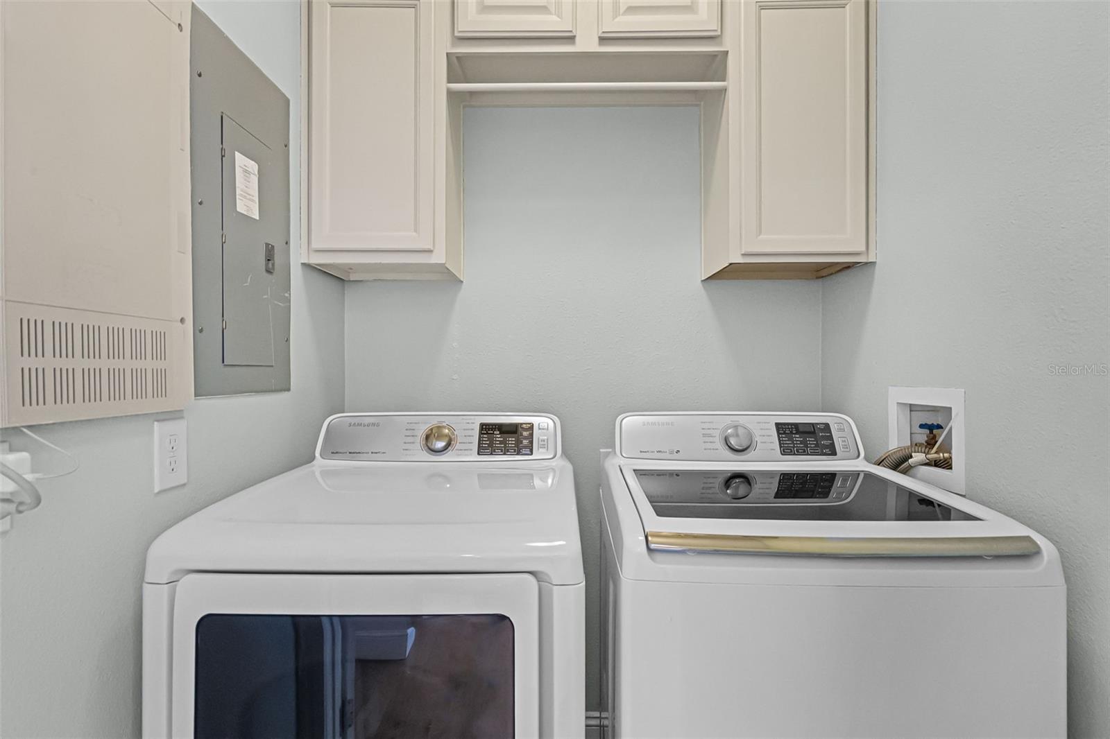 MEETING HOUSE GREEN REP 06 - Residential