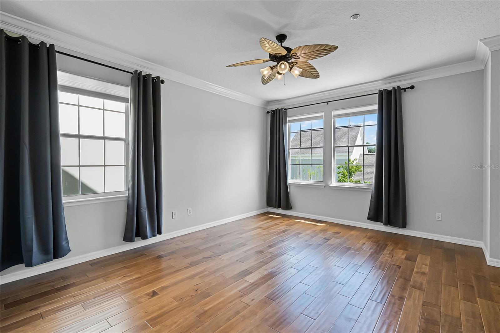 MEETING HOUSE GREEN REP 06 - Residential