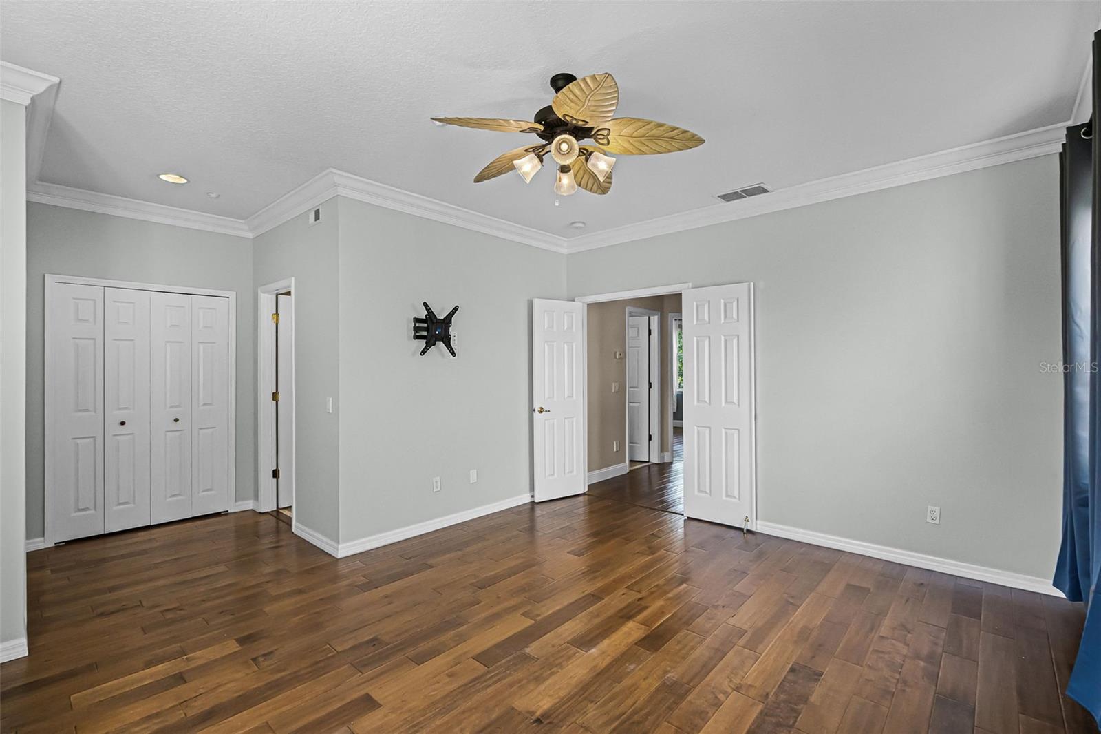 MEETING HOUSE GREEN REP 06 - Residential