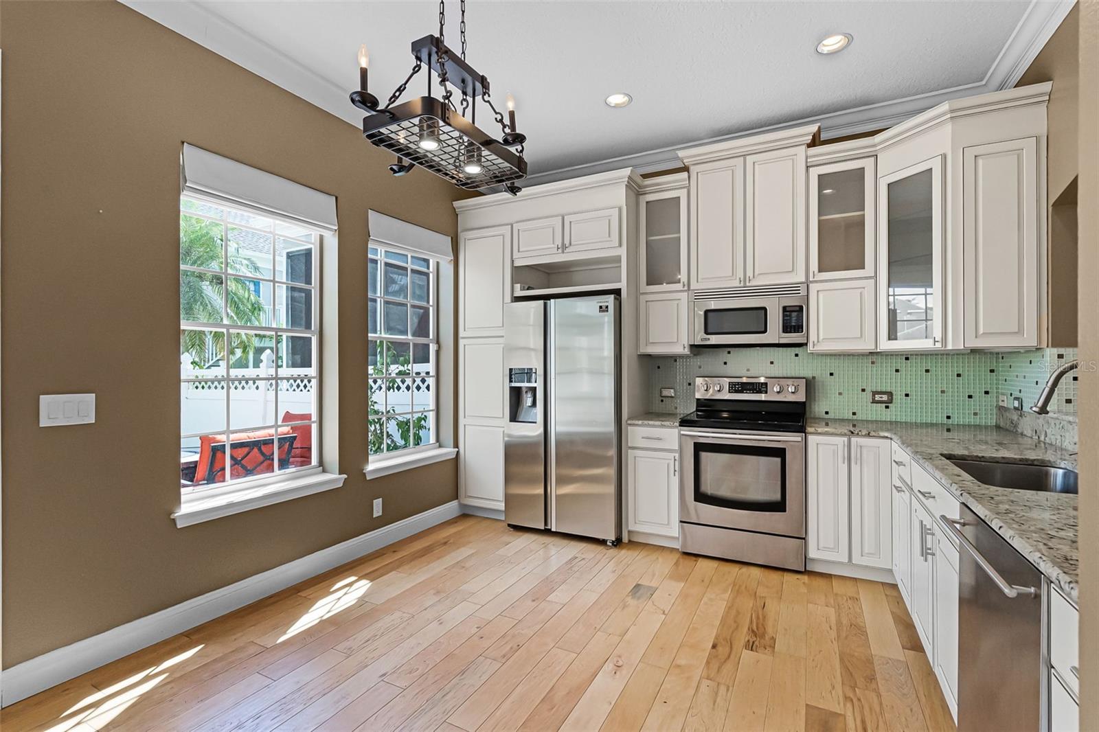 MEETING HOUSE GREEN REP 06 - Residential