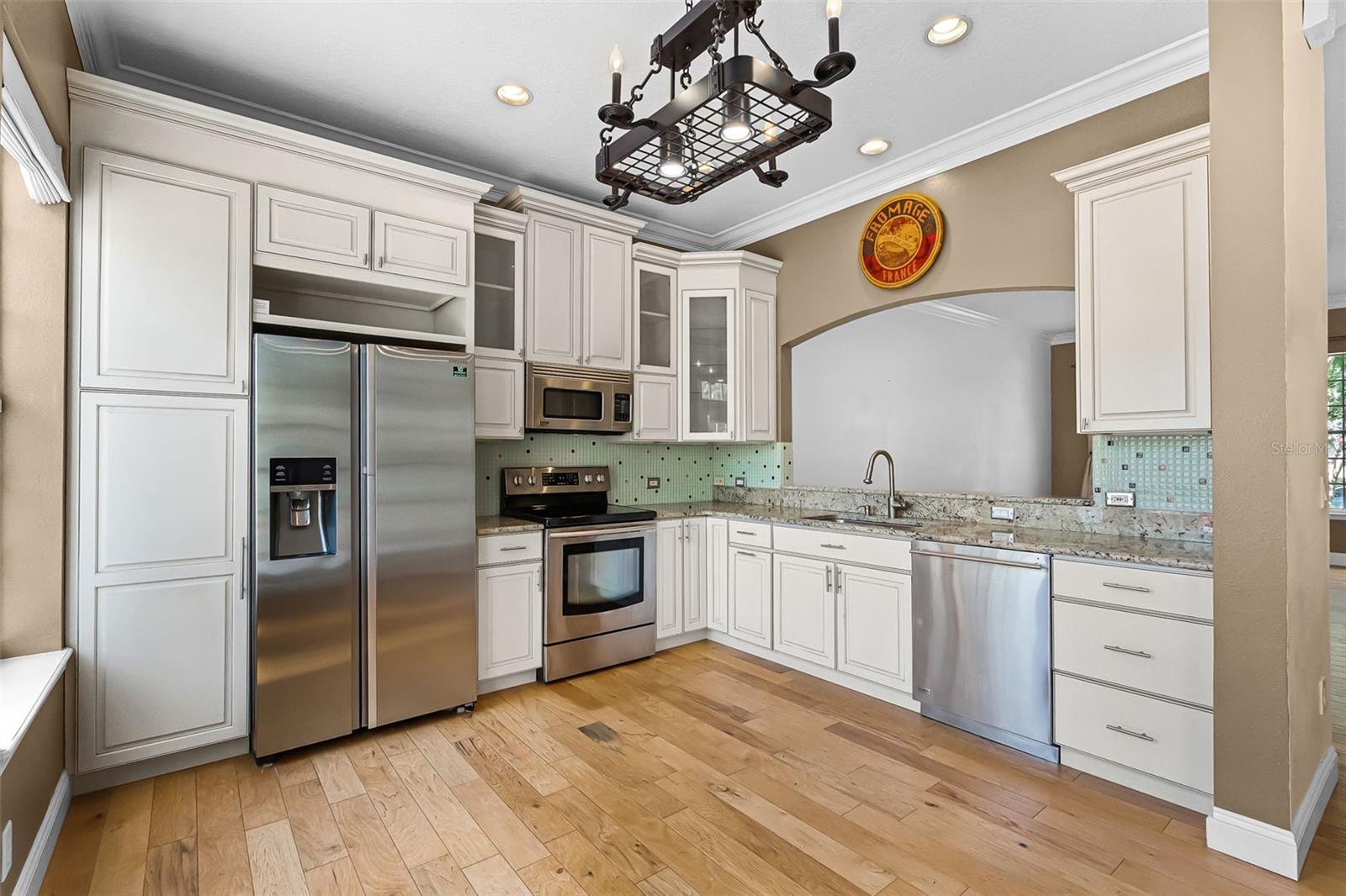 MEETING HOUSE GREEN REP 06 - Residential